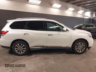 2015 Nissan Pathfinder Platinum z VIN 5N1AR2MM4FC715868, wystawiony jako IAAI lot #42276127 z przebiegiem 93 526 mil mil oraz . Historia ofert i sprzedaży dostępna na DreamBid. Obrazek 13.