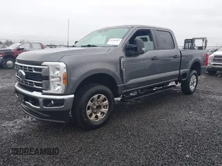2024 Ford Super Duty F-250 SRW XL with VIN 1FT7W2BT5RED24013, listed as a IAAI auction lot 41206461 with 40,565 mi miles. Bid and sale history available at carsss.com. Image 2.