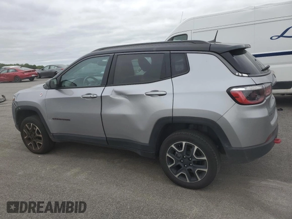 2021 Jeep Compass Trailhawk z VIN 3C4NJDDBXMT565063, wystawiony jako Copart lot #57620595 z przebiegiem 125 956 mil mil oraz Czysty tytuł • Clean title. Historia ofert i sprzedaży dostępna na DreamBid. Obrazek 2.