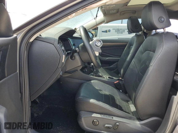 2019 Volkswagen Jetta SEL Premium с VIN 3VWGB7BU8KM133538, выставлен на аукционе Copart как лот 50101564 с пробегом 53 901 миль миль и Списание • Salvage title. История ставок и продаж доступна на DreamBid. Изображение 7.