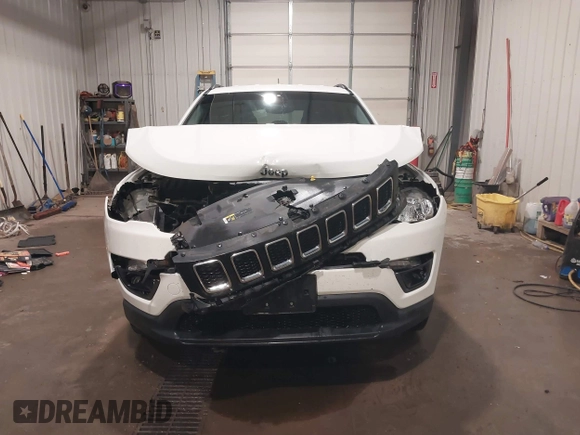 2018 Jeep Compass Altitude with VIN 3C4NJDBB2JT373179, listed as a IAAI auction lot 41753934 with 47,230 mi miles and . Bid and sale history available at DreamBid. Image 12.