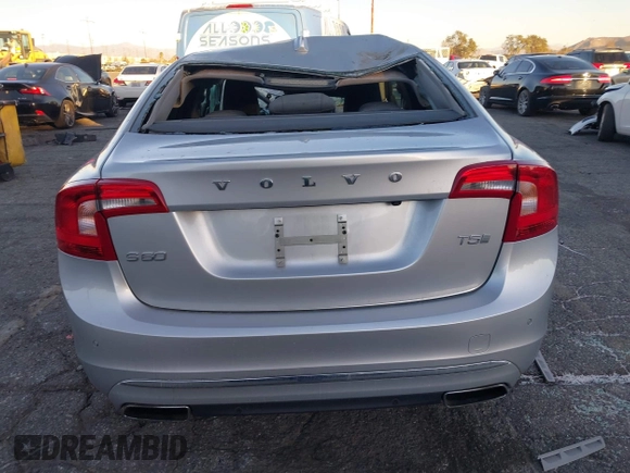 2017 Volvo S60 Inscription with VIN LYV402HK7HB133405, listed as a IAAI auction lot 41331529 with 1 mi miles. Bid and sale history available at carsss.com. Image 16.