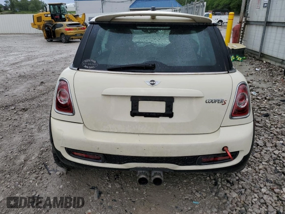 2011 MINI Hardtop S with VIN WMWSV3C56BTY15420, listed as a Copart auction lot 58050875 with 162,145 mi miles and Salvage title. Bid and sale history available at DreamBid. Image 6.