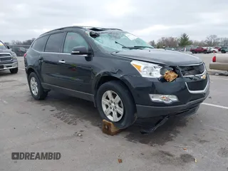 2011 Chevrolet Traverse 1LT z VIN 1GNKRGED1BJ303859, wystawiony jako IAAI lot #41993925 z przebiegiem 213 602 mil mil oraz . Historia ofert i sprzedaży dostępna na DreamBid. Obrazek 1.