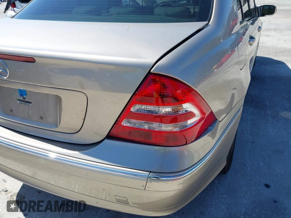 2005 Mercedes-Benz C 240 with VIN WDBRF61J65A656719, listed as a IAAI auction lot 41818972 with 64,957 mi miles and . Bid and sale history available at DreamBid. Image 12.