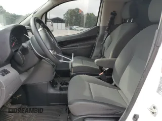 2018 Nissan NV200 SV z VIN 3N6CM0KN3JK695401, wystawiony jako Copart lot #58564645 z przebiegiem 95 919 mil mil oraz Tytuł czysty. Historia ofert i sprzedaży dostępna na DreamBid. Obrazek 7.