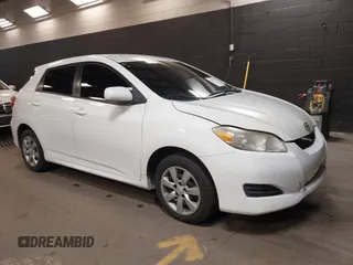 2011 Toyota Matrix z VIN 2T1KU4EE5BC740516, wystawiony jako IAAI lot #41879330 z przebiegiem 176 394 mil mil oraz . Historia ofert i sprzedaży dostępna na DreamBid. Obrazek 1.