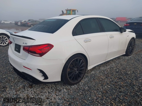 2021 Mercedes-Benz A 35 AMG z VIN W1K3G5BB2MJ266887, wystawiony jako IAAI lot #41509086 z przebiegiem 90 459 mil mil oraz . Historia ofert i sprzedaży dostępna na DreamBid. Obrazek 4.