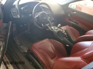 2011 Audi R8 z VIN WUATNAFG7BN002863, wystawiony jako Copart lot #87601245 z przebiegiem Nie podano mil oraz Tytuł czysty. Historia ofert i sprzedaży dostępna na DreamBid. Obrazek 8.