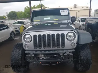 2018 Jeep Wrangler Unlimited Rubicon Recon с VIN 1C4BJWFG1JL851768, выставлен на аукционе IAAI как лот 41882130 с пробегом 42 714 миль миль и . История ставок и продаж доступна на DreamBid. Изображение 13.