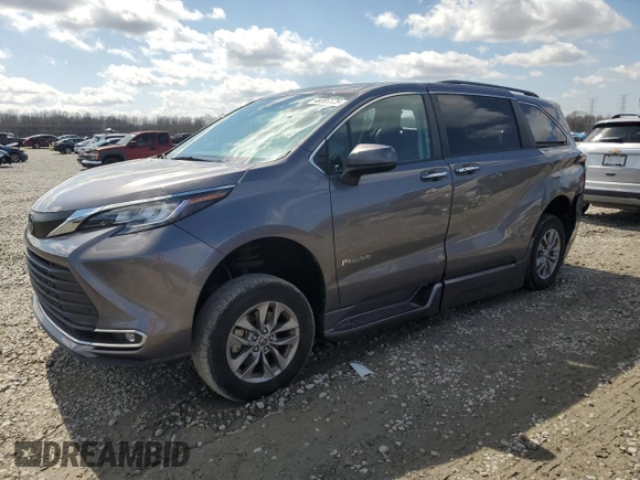 2022 Toyota Sienna XLE with VIN 5TDJRKEC5NS076312, listed as a Copart auction lot 48399325 with 19,969 mi miles and Salvage Title. Bid and sale history available at carsss.com. Image 1.
