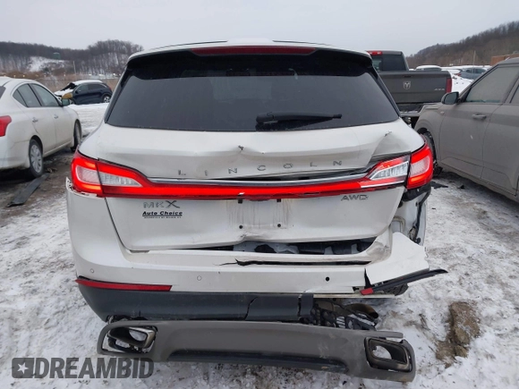 2016 Lincoln MKX Select with VIN 2LMTJ8KR3GBL31765, listed as a IAAI auction lot 41352530 with 155,376 mi miles. Bid and sale history available at carsss.com. Image 16.