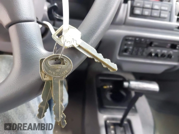 1994 Ford Tempo z VIN 1FAPP31X6RK108511, wystawiony jako IAAI lot #42004445 z przebiegiem 3 310 mil mil oraz . Historia ofert i sprzedaży dostępna na DreamBid. Obrazek 11.