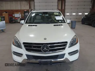 2013 Mercedes-Benz M 350 z VIN 4JGDA5HBXDA128906, wystawiony jako IAAI lot #42429278 z przebiegiem 147 812 mil mil oraz . Historia ofert i sprzedaży dostępna na DreamBid. Obrazek 12.