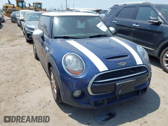 2015 MINI Hardtop S z VIN WMWXP7C59F2A35983, wystawiony jako IAAI lot #42303948 z przebiegiem 100 492 mil mil oraz . Historia ofert i sprzedaży dostępna na DreamBid. Obrazek 1.