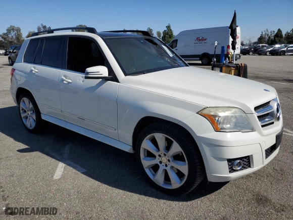 2010 Mercedes-Benz GLK-Class GLK 350 with VIN WDCGG8HB1AF421894, listed as a Copart auction lot 46933595 with NaN miles and Salvage Title. Bid and sale history available at carsss.com. Image 4.