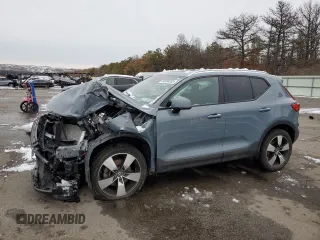 2020 Volvo XC40 Momentum z VIN YV4162UK3L2180557, wystawiony jako Copart lot #44584035 z przebiegiem Nie podano mil oraz Nie do naprawy • Non repairable. Historia ofert i sprzedaży dostępna na DreamBid. Obrazek 1.