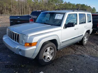 2010 Jeep Commander Sport z VIN 1J4RH4GK3AC158874, wystawiony jako IAAI lot #41708167 z przebiegiem 165 002 mil mil oraz . Historia ofert i sprzedaży dostępna na DreamBid. Obrazek 2.