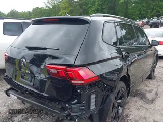 2023 Volkswagen Tiguan SE R-Line Black с VIN 3VVCB7AX2PM083015, выставлен на аукционе IAAI как лот 42129681 с пробегом 13 272 миль миль и . История ставок и продаж доступна на DreamBid. Изображение 6.