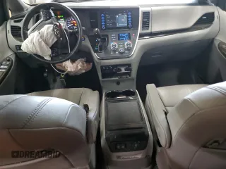 2018 Toyota Sienna XLE with VIN 5TDDZ3DCXJS208964, listed as a Copart auction lot 48735855 with 60,426 mi miles and Salvage Title. Bid and sale history available at carsss.com. Image 8.