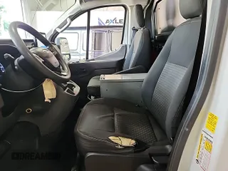 2020 Ford Transit Cargo z VIN 1FTBR2YG1LKA51866, wystawiony jako IAAI lot #42842416 z przebiegiem 141 231 mil mil oraz . Historia ofert i sprzedaży dostępna na DreamBid. Obrazek 16.