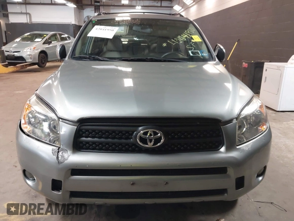 2008 Toyota RAV4 with VIN JTMBD33V685161926, listed as a IAAI auction lot 42041950 with 160,153 mi miles. Bid and sale history available at carsss.com. Image 12.