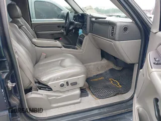 2005 Chevrolet Tahoe LS z VIN 1GNEC13T853189000, wystawiony jako IAAI lot #42361882 z przebiegiem 212 074 mil mil oraz . Historia ofert i sprzedaży dostępna na DreamBid. Obrazek 5.