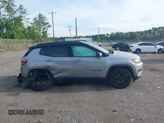 2018 Jeep Compass Latitude with VIN 3C4NJDBBXJT402489, listed as a IAAI auction lot 42369108 with 126,939 mi miles and . Bid and sale history available at DreamBid. Image 13.