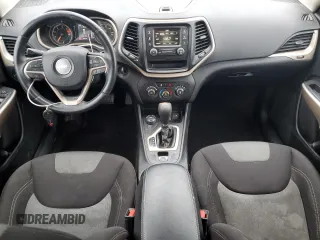 2018 Jeep Cherokee Latitude with VIN 1C4PJMCB6JD575634, listed as a Copart auction lot 51828305 with 58,590 mi miles and Salvage title. Bid and sale history available at DreamBid. Image 8.