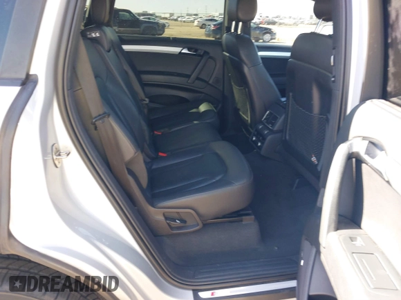 2015 Audi Q7 3.0T S line Prestige with VIN WA1DGAFE7FD010381, listed as a IAAI auction lot 40497702 with 167,046 mi miles. Bid and sale history available at carsss.com. Image 8.