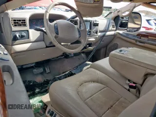 2000 Ford F-350 XL z VIN 1FTSX31F5YEA17061, wystawiony jako Copart lot #61017305 z przebiegiem 162 814 mil mil oraz Czysty tytuł • Clean title. Historia ofert i sprzedaży dostępna na DreamBid. Obrazek 8.