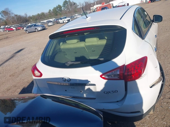 2015 Infiniti QX50 Journey with VIN JN1BJ0HP3FM730822, listed as a IAAI auction lot 41590976 with 70,941 mi miles. Bid and sale history available at carsss.com. Image 16.