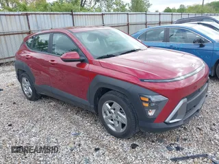 2025 Hyundai Kona SE с VIN KM8HA3AB5SU186210, выставлен на аукционе IAAI как лот 42150185 с пробегом 10 304 миль миль и . История ставок и продаж доступна на DreamBid. Изображение 1.