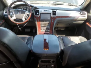 2011 Cadillac Escalade EXT Luxury z VIN 3GYT4MEF9BG177290, wystawiony jako Copart lot #54377825 z przebiegiem 158 099 mil mil oraz Szkody całkowita. Historia ofert i sprzedaży dostępna na DreamBid. Obrazek 8.