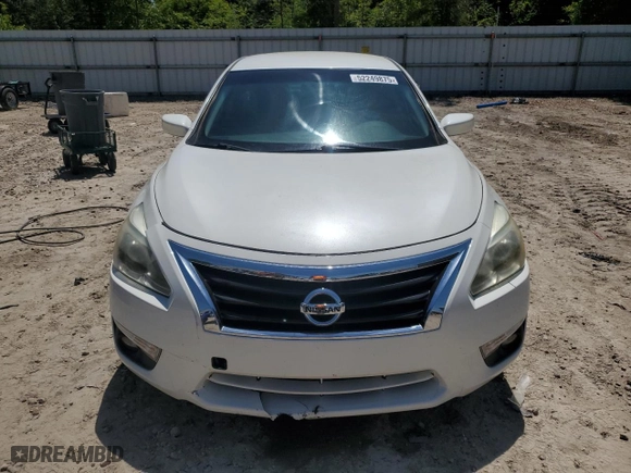 2015 Nissan Altima 2.5 SV with VIN 1N4AL3AP8FC281017, listed as a Copart auction lot 52249875 with 111,140 mi miles and Salvage Title. Bid and sale history available at carsss.com. Image 5.