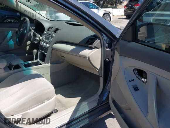 2011 Toyota Camry LE with VIN 4T4BF3EK1BR147525, listed as a IAAI auction lot 41980098 with 199,074 mi miles. Bid and sale history available at carsss.com. Image 5.