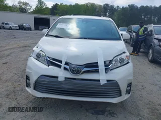 2019 Toyota Sienna XLE Auto Access Seat with VIN 5TDYZ3DC3KS970200, listed as a IAAI auction lot 42007928 with 64,023 mi miles. Bid and sale history available at carsss.com. Image 12.