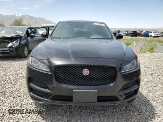 2017 Jaguar F-Pace 35t Premium with VIN SADCJ2BV2HA497819, listed as a Copart auction lot 55404655 with 139,478 mi miles and Clean Title. Bid and sale history available at DreamBid. Image 5.