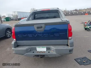2002 Chevrolet Avalanche with VIN 3GNEK13T62G127112, listed as a IAAI auction lot 41817568 with 180,672 mi miles. Bid and sale history available at carsss.com. Image 16.