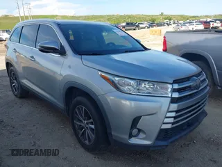 2019 Toyota Highlander SE with VIN 5TDKZRFH8KS552538, listed as a IAAI auction lot 42435588 with 89,938 mi miles and . Bid and sale history available at DreamBid. Image 1.