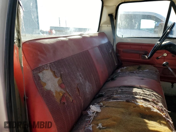 1977 Ford F-250 z VIN F25HRY08144, wystawiony jako Copart lot #84189824 z przebiegiem 30 222 mil mil oraz Szkoda całkowita • Salvage title. Historia ofert i sprzedaży dostępna na DreamBid. Obrazek 10.