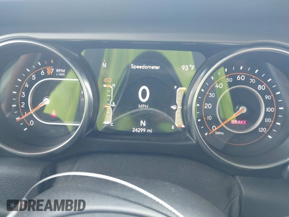 2021 Jeep Wrangler Unlimited Sport z VIN 1C4HJXDG7MW805657, wystawiony jako IAAI lot #42481446 z przebiegiem 24 299 mil mil oraz . Historia ofert i sprzedaży dostępna na DreamBid. Obrazek 7.