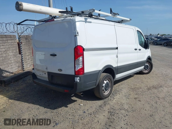 2023 Ford Transit Cargo z VIN 1FTYE1Y81PKB53926, wystawiony jako IAAI lot #42514906 z przebiegiem 52 410 mil mil oraz . Historia ofert i sprzedaży dostępna na DreamBid. Obrazek 4.