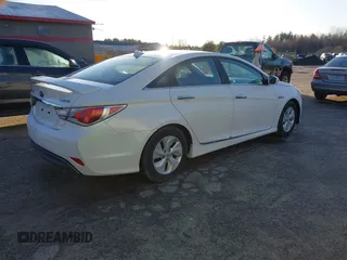 2013 Hyundai Sonata Hybrid with VIN KMHEC4A45DA065198, listed as a IAAI auction lot 42137511 with 219,500 mi miles. Bid and sale history available at carsss.com. Image 4.