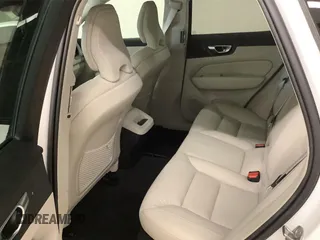2024 Volvo XC60 Plus Dark Theme z VIN YV4L12RL7R1930548, wystawiony jako IAAI lot #42394524 z przebiegiem 3 069 mil mil oraz . Historia ofert i sprzedaży dostępna na DreamBid. Obrazek 16.