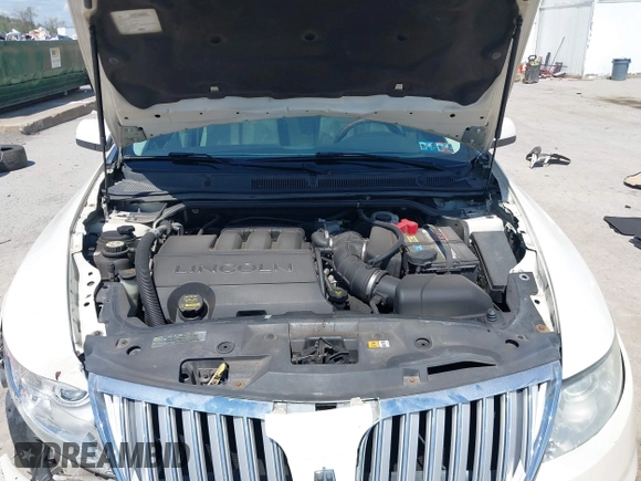 2009 Lincoln MKS with VIN 1LNHM94R09G602997, listed as a IAAI auction lot 42095272 with 122,682 mi miles and . Bid and sale history available at DreamBid. Image 10.