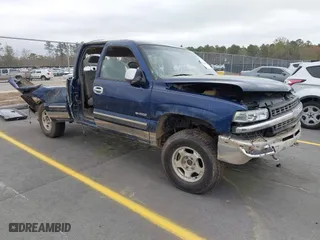 2002 Chevrolet Silverado 1500 LS with VIN 2GCEK19TX21251408, listed as a IAAI auction lot 41840656 with 157,065 mi miles. Bid and sale history available at carsss.com. Image 1.