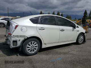 2012 Toyota Prius с VIN JTDKN3DPXC3012985, выставлен на аукционе Copart как лот 54758125 с пробегом 246 860 миль миль и Списание • Salvage title. История ставок и продаж доступна на DreamBid. Изображение 3.