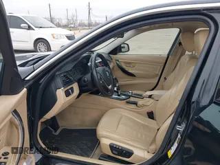 2013 BMW 3 Series 328i z VIN WBA3A5G57DNP21740, wystawiony jako IAAI lot #41616419 z przebiegiem 179 300 mil mil oraz . Historia ofert i sprzedaży dostępna na DreamBid. Obrazek 5.