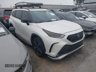 2021 Toyota Highlander XSE z VIN 5TDLZRBH8MS062159, wystawiony jako IAAI lot #42245182 z przebiegiem 63 072 mil mil oraz . Historia ofert i sprzedaży dostępna na DreamBid. Obrazek 1.
